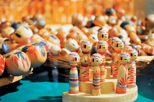 【遠刈田温泉のランチ&みやげスポット】遠刈田こけしの殿堂「みやぎ蔵王こけし館」