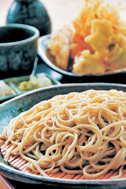 農家が開業した手打ち地粉そば店「農村レストラン 高林坊」