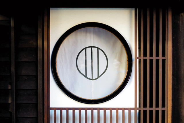 【ひがし茶屋街とは】約200年の歴史が息づいています