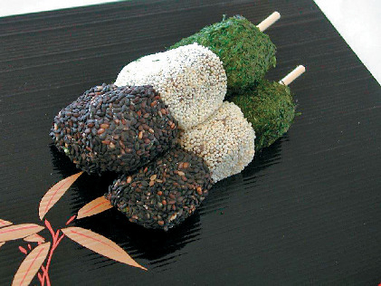 【小樽みやげ×スイーツ】花園三色団子 3本入388円