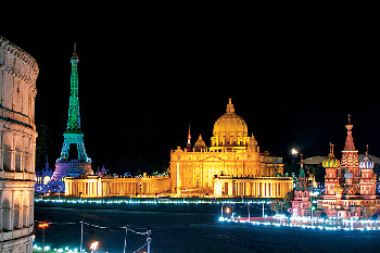 11~3月はイルミネーションも開催!