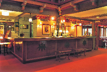 歴史を感じさせる風格