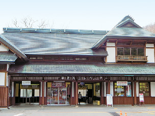 移動はエレベーターで!