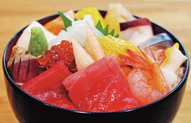 大将の故郷・能登島直送地元愛でいっぱいの丼「鮨 えのめ」