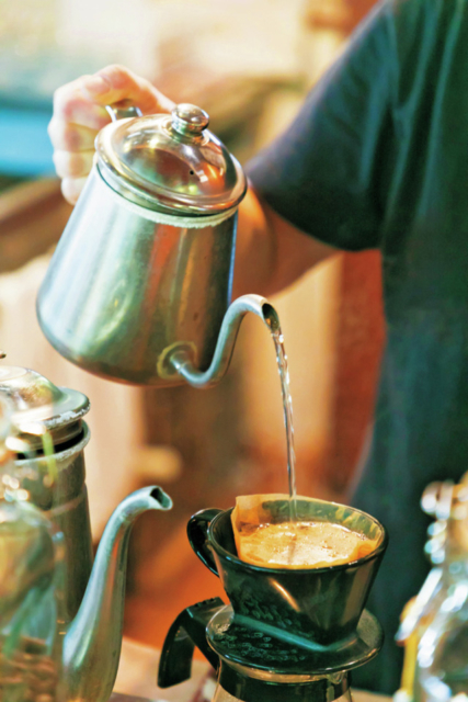 宿の元風呂場だった空間を改装「茶房ぐーてらいぜ」