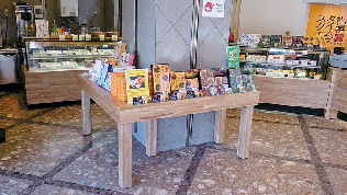 【札幌のソフトクリーム】菓か舎 すすきの店