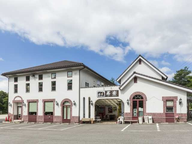 那須ブランド牛をあつあつ鉄板焼きステーキで「ステーキハウス 寿楽 本店」