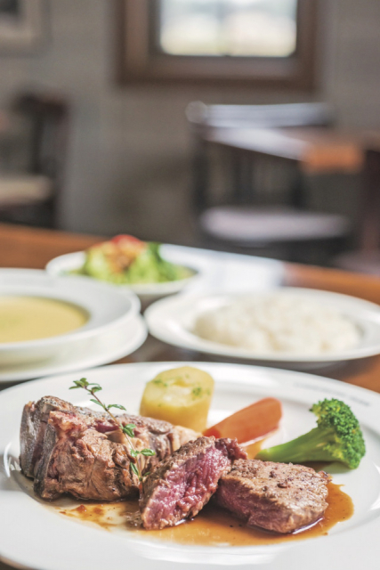 【十勝・帯広のランチ×ファームレストラン】十勝でも希少なホゲットのステーキが味わえる「ヨークシャーファーム」