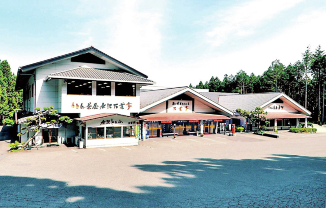 良い水で仕込んだ麺と手作り豆腐が自慢「うどん茶屋水沢 万葉亭」