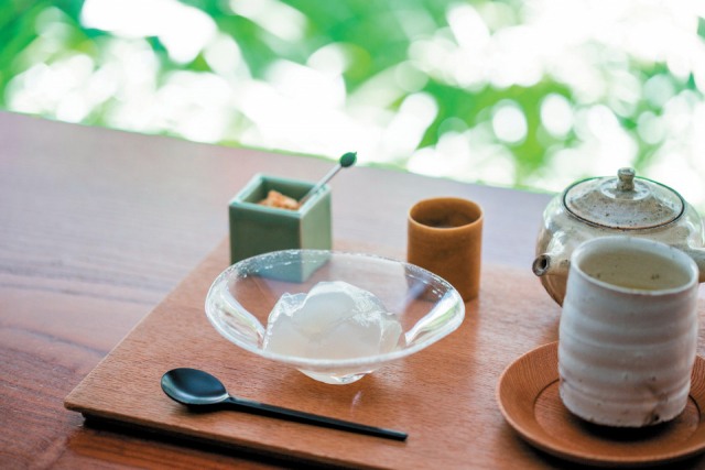 老舗が展開する和菓子の新スタイル「ZEN CAFE」