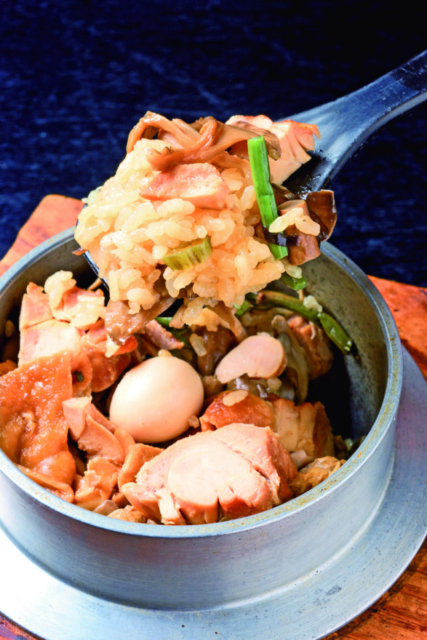 素材のうまみが際立つホカホカの釜飯「いいやま亭」