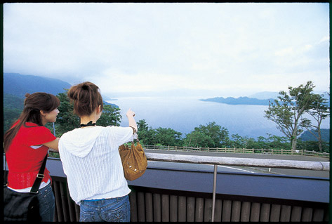 〈十和田湖の観光スポット〉発荷峠(はっかとうげ)展望台