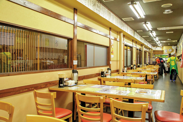 ふっくらご飯の上にほたて、イクラ、ウニがたっぷり「味処 きくよ食堂 本店」