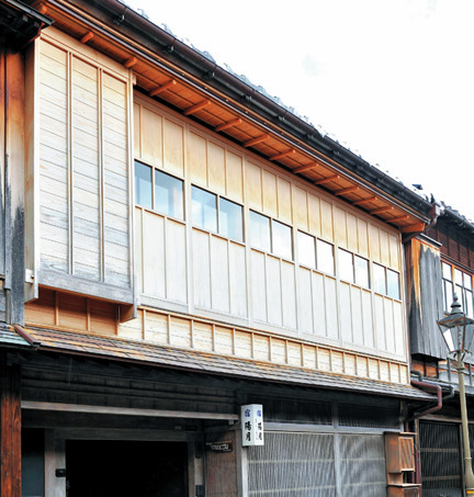 【ひがし茶屋街とは】風情ある茶屋建築の美しさを再確認