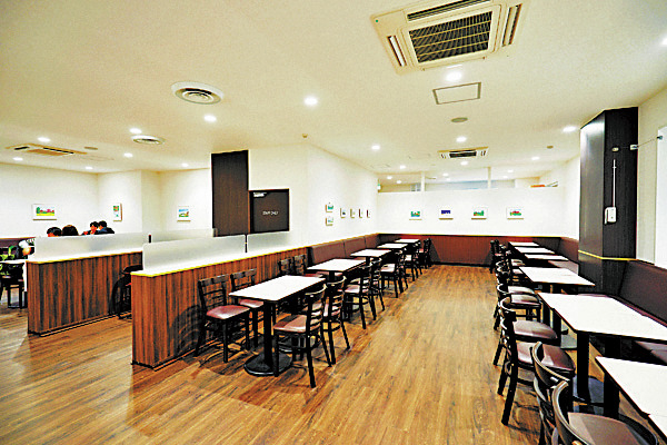 【札幌の道産ブランドパフェ】雪印パーラー本店