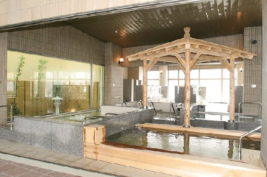 1日中楽しめる日帰り温泉施設「スパハウス ろっかぽっか」