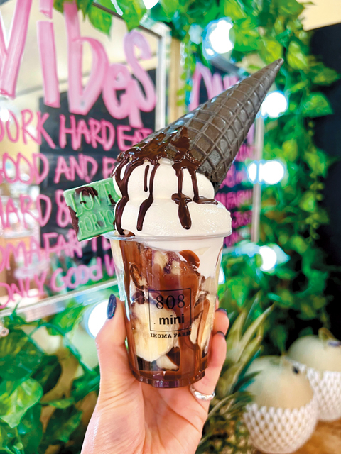 【遠刈田温泉のランチ&みやげスポット】八百屋のソフトクリームはフルーツが主役!「808.mini」