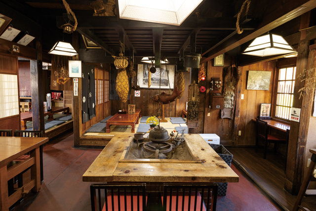 陶板で焼く飛騨牛と朴葉みそは香り華やか、旨みたっぷり「お食事処 いろり」