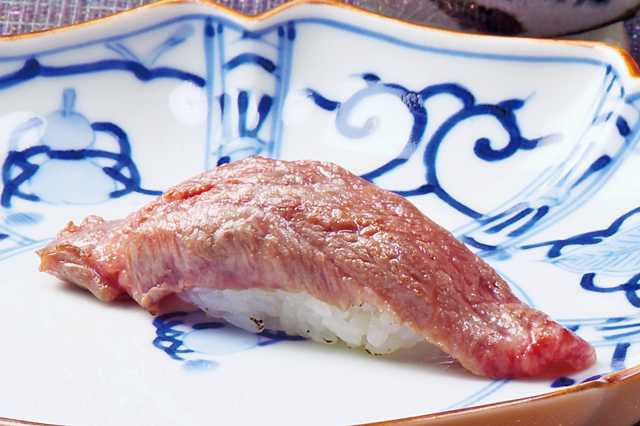 飛騨牛とシャリのバランスが抜群!寿司のプロが手がける握り「本陣平野屋 すし兆」