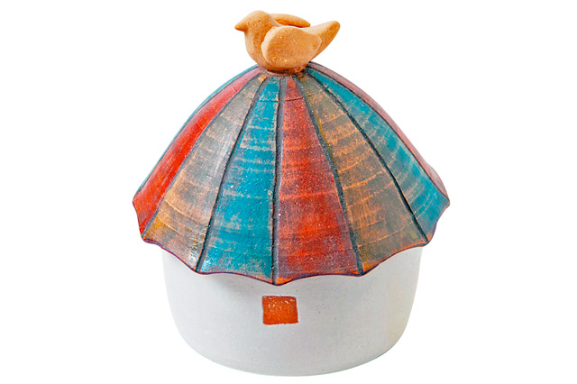 オーナーがセレクトした器が並ぶ「craft house Sprout」