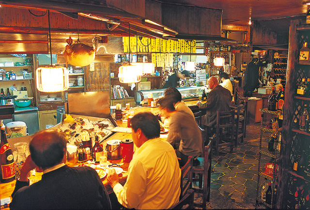 うまい魚と酒を求めて客が集う人気店「なかむら家 久茂地店」