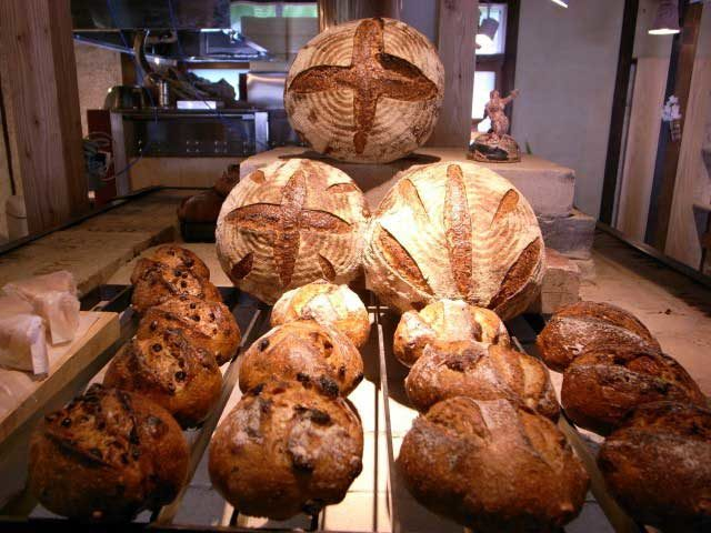 Studio Oval、天然酵母パン tombolo