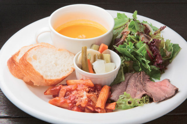 【ココで食事!】優雅な気分で景色とランチを味わう「ターブル・ドゥ・リバージュ」