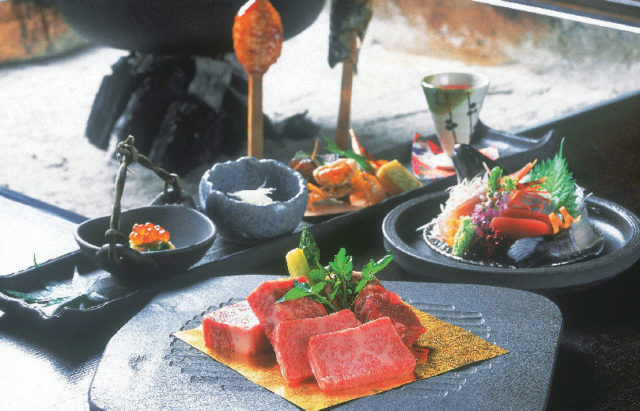 【奥飛騨温泉郷×料理自慢の宿】山川の旬が薫る老舗の奥飛騨料理「岡田旅館 和楽亭」