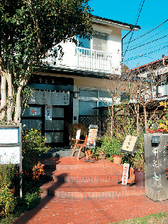 十割そばのなめらかなのどごしを堪能 手打ちそば 千花庵