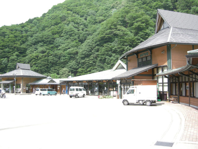 【飛騨高山の道の駅×地元産果物ジュース】道の駅にジュース工場が!「飛騨街道なぎさ」