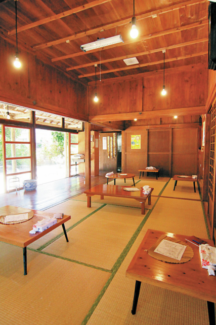 古民家食堂 てぃーらぶい