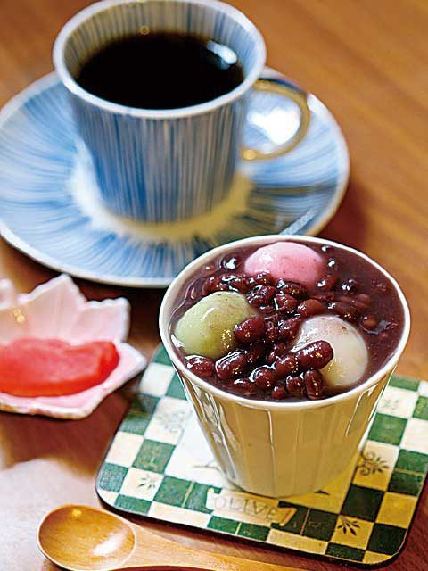 囲炉裏で炊いたぜんざいや温かなもてなしに心が癒やされる「落人」