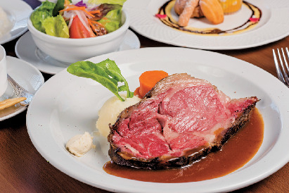 【港川外国人住宅街】アメリカンスタイルの老舗レストラン「PIZZA HOUSE 新本店」