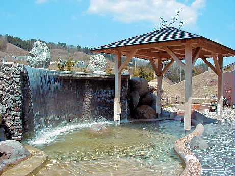 【飛騨高山の道の駅×桜&温泉】天然温泉施設が楽しめる「桜の郷 荘川」