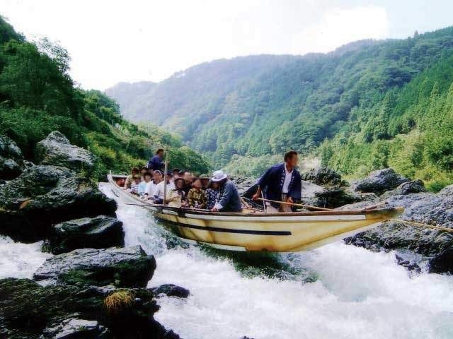 嵐山で絶景体験をしよう!「保津川下り」