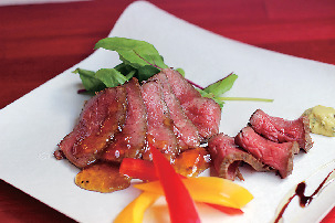 高山まちなか屋台村 でこなる横丁