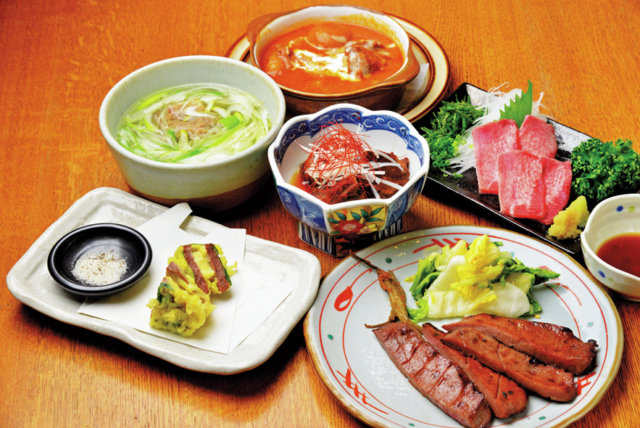 豊富な創作メニューが評判「牛たん おやま」