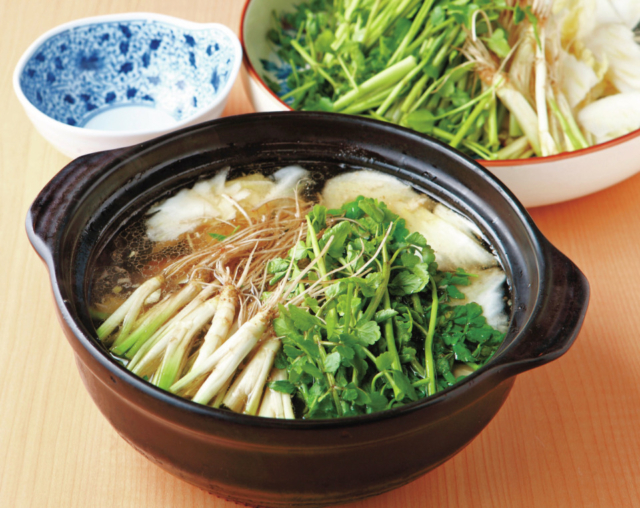 爽やかな香りが広がる冬の名物・せり鍋「わのしょく二階」
