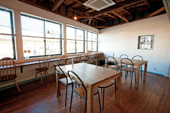 【鎌倉駅周辺のランチスポット】走る電車を眺めながら和食ランチ「sahan」