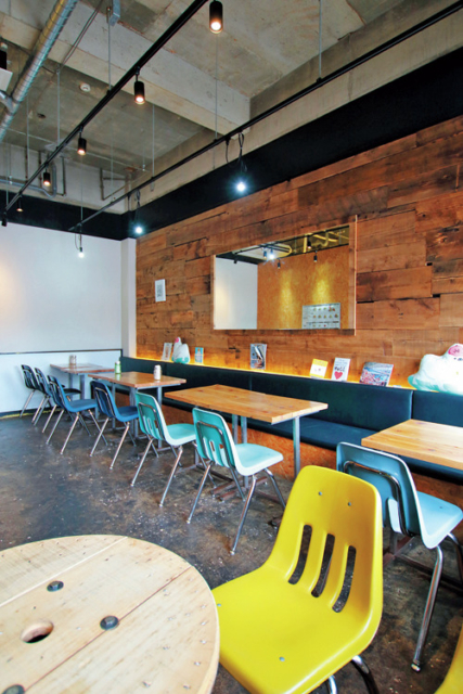 個性的なトッピングのタコライスに興味津々「RuLer’s TACORiCE」