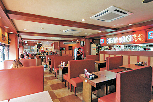 【沖縄のおすすめステーキの店】アメリカンスタイルでボリューム満点「ステーキハウス88 国際通り店」