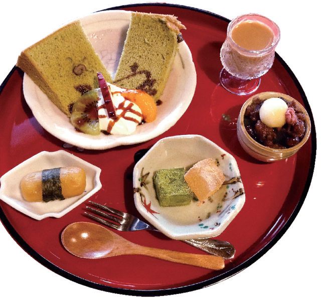 築100年以上の民家を利用「甘味処・生活骨董 函館きんぎょ茶屋」