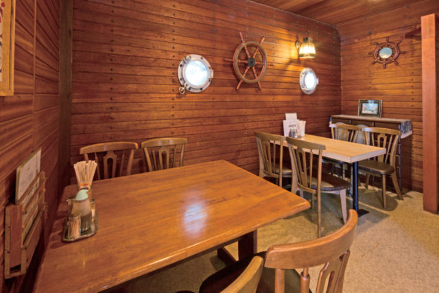 心もおなかも満たされるボリュームたっぷりの洋食店「レストキャビン キャプテン」