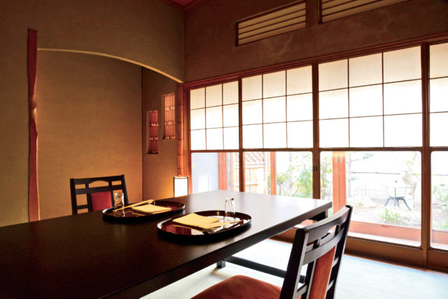 ミシュランで1ツ星を獲得伝統の味と格式が楽しめる「料亭 冨茂登」