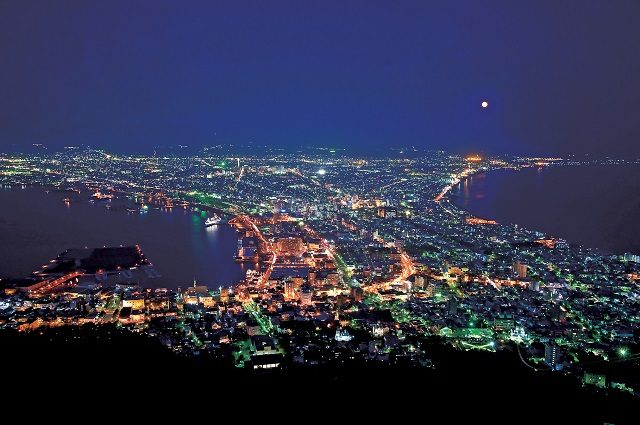 【2泊3日の函館・道南観光モデルコース】憧れの函館山の夜景にうっとり「函館山山頂展望台」
