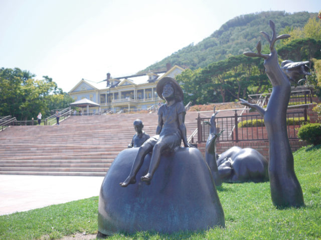 【2泊3日の函館・道南観光モデルコース】おしゃれなパブリックアートを発見、テンションアップ