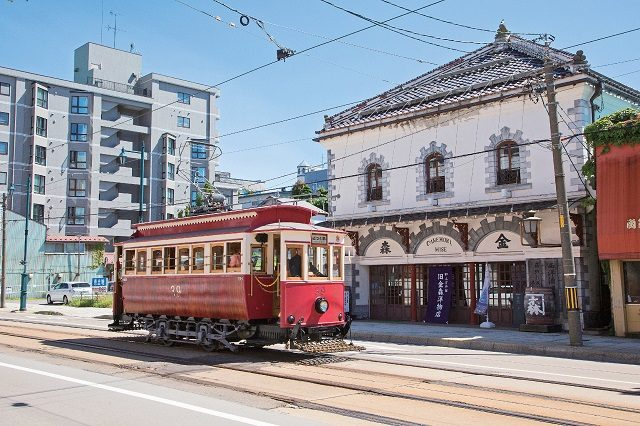 【2泊3日の函館・道南観光モデルコース】レトロな市電で移動「ハイカラ號」