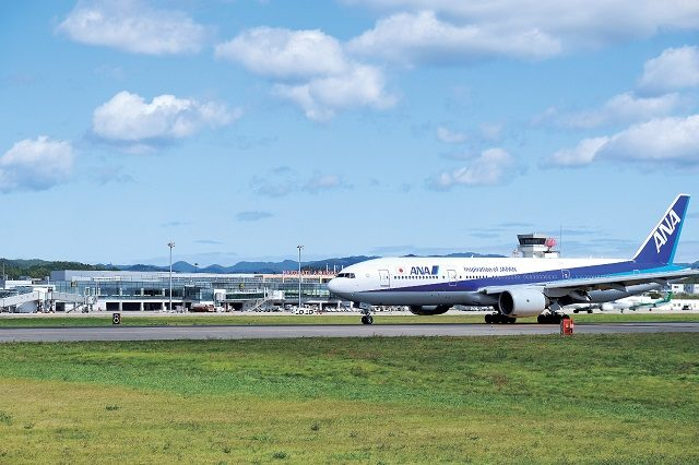 【2泊3日の函館・道南観光モデルコース】空港そばの公園で迫力の風景を!「空港緑地 高松展望広場」