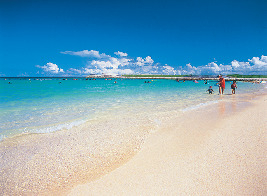 ぎのわんトロピカルビーチ