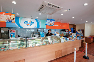 ブルーシールパーラー 大湾店